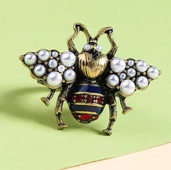 Stunning Large Statement Coctail Bee Bug Ring - Picture 6 of 8